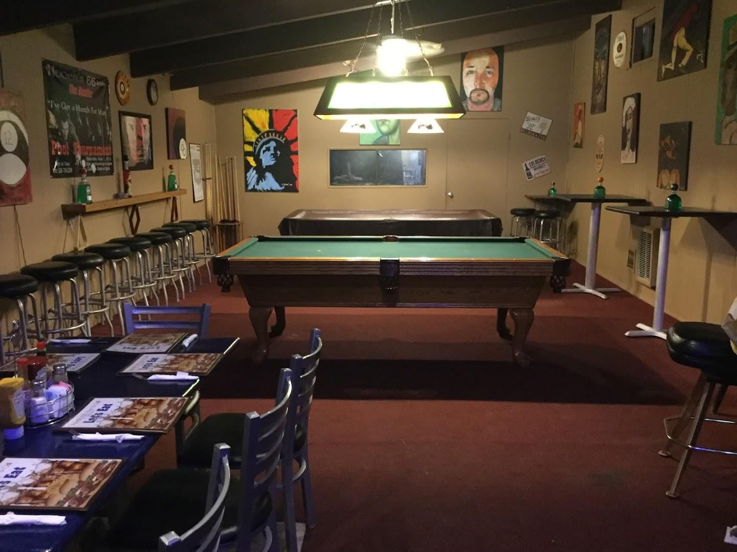 Hooch's 66 Bar & Grill